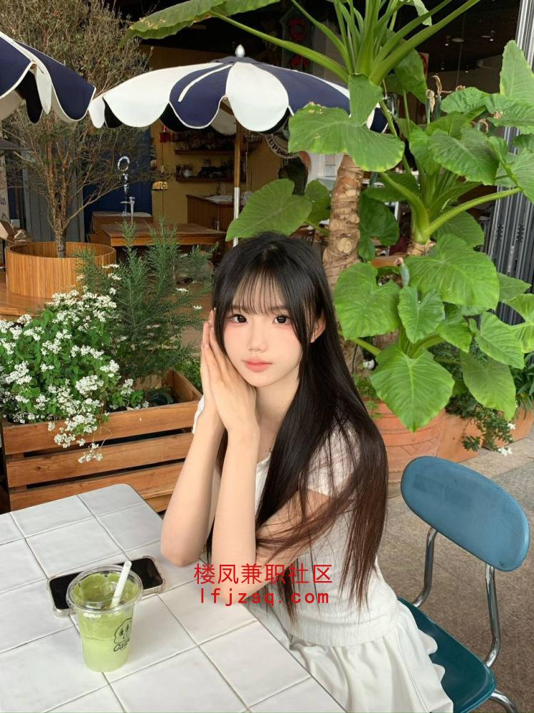 女大学生兼职