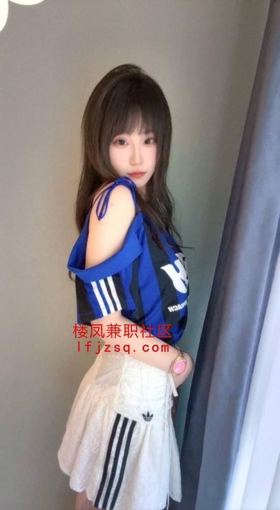 南京文静性感尤物兼职小姐姐