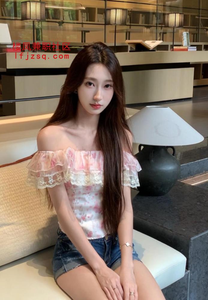御姐型女模高挑身材前凸后翘