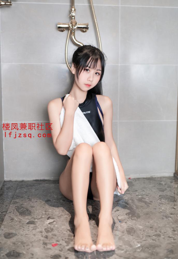 超棒的腰细臀翘甜美颜值嫩妹