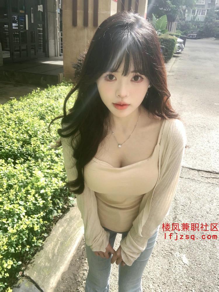 性感尤物人间水龙头
