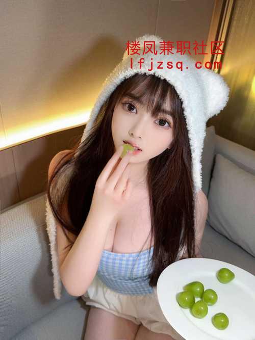 爆乳蜜桃臀眼镜浪婦