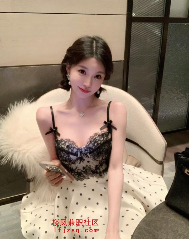 武汉小妖精身材妖娆会潮喷