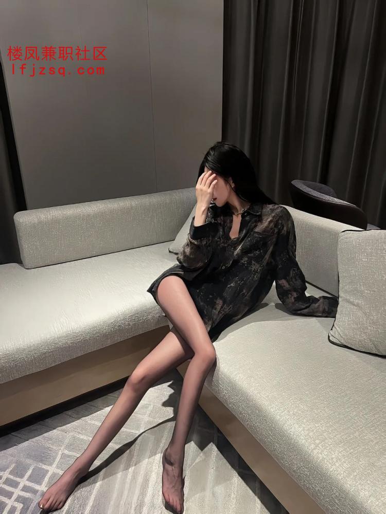 洛阳小妹粉嫩白长结实的奶子
