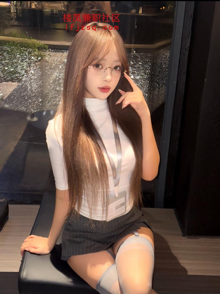 00后小妹粉嫩逼紧流淫水很清甜 (海选有水床)