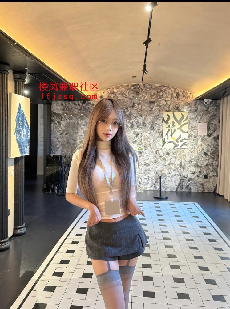 00后小妹粉嫩逼紧流淫水很清甜 (海选有水床)