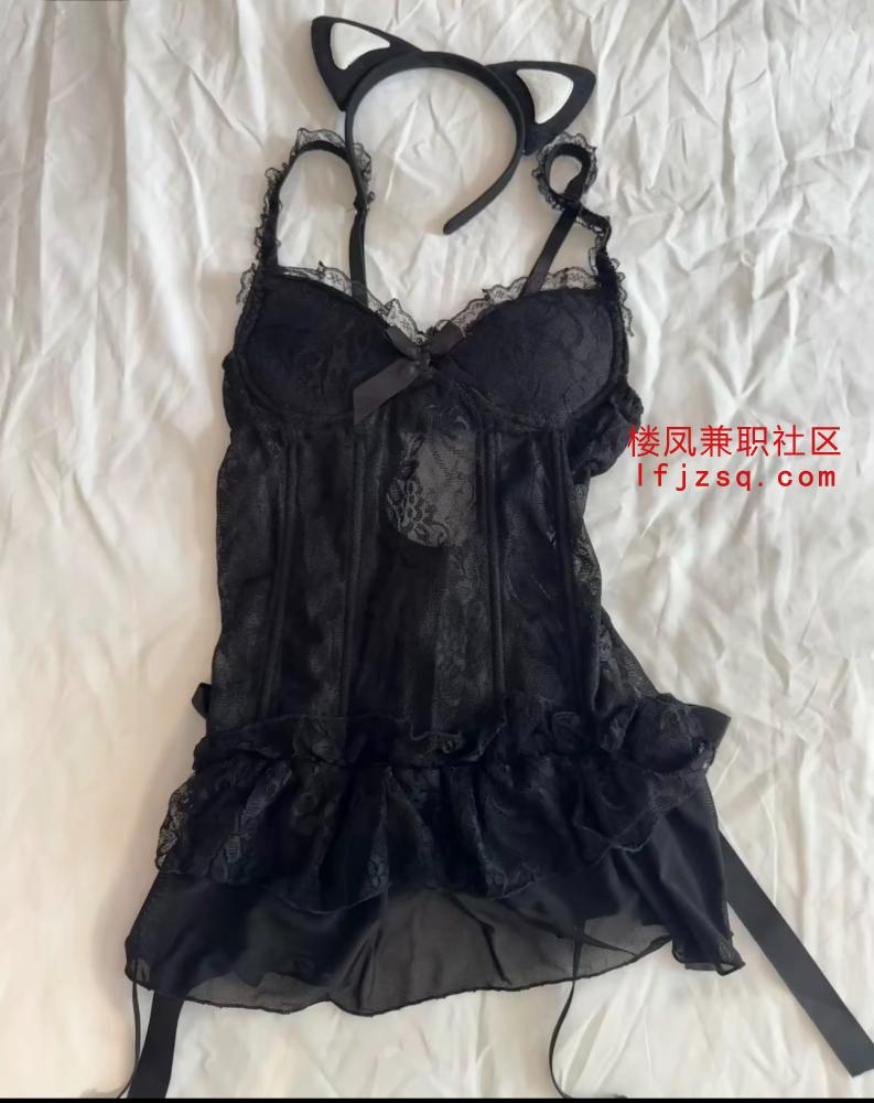 00后小妹粉嫩逼紧流淫水很清甜 (海选有水床)