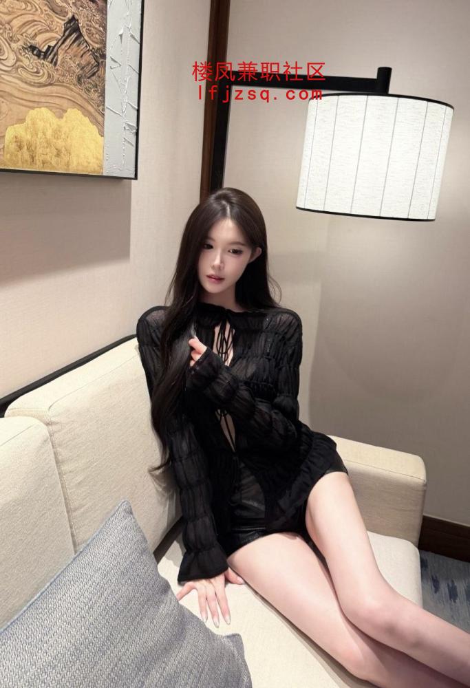 深圳身材美胸嫩妹抓龙筋