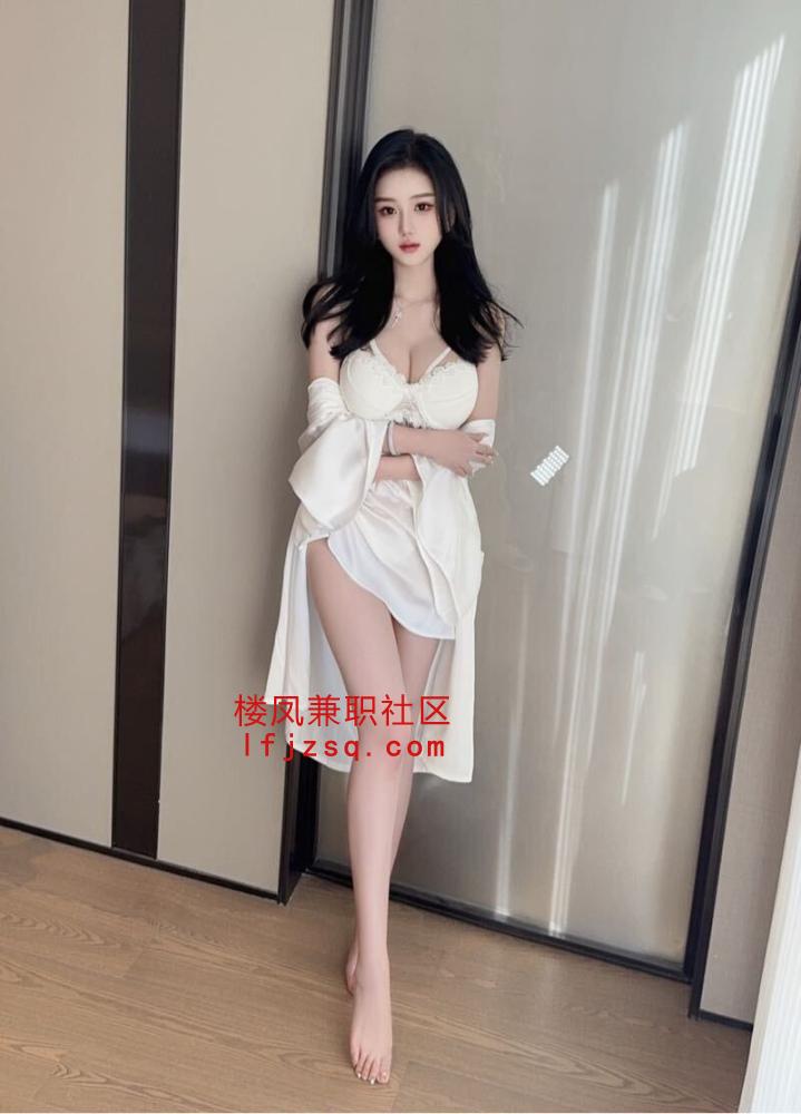 西双版纳小姐姐身材颜值在线皮肤光滑