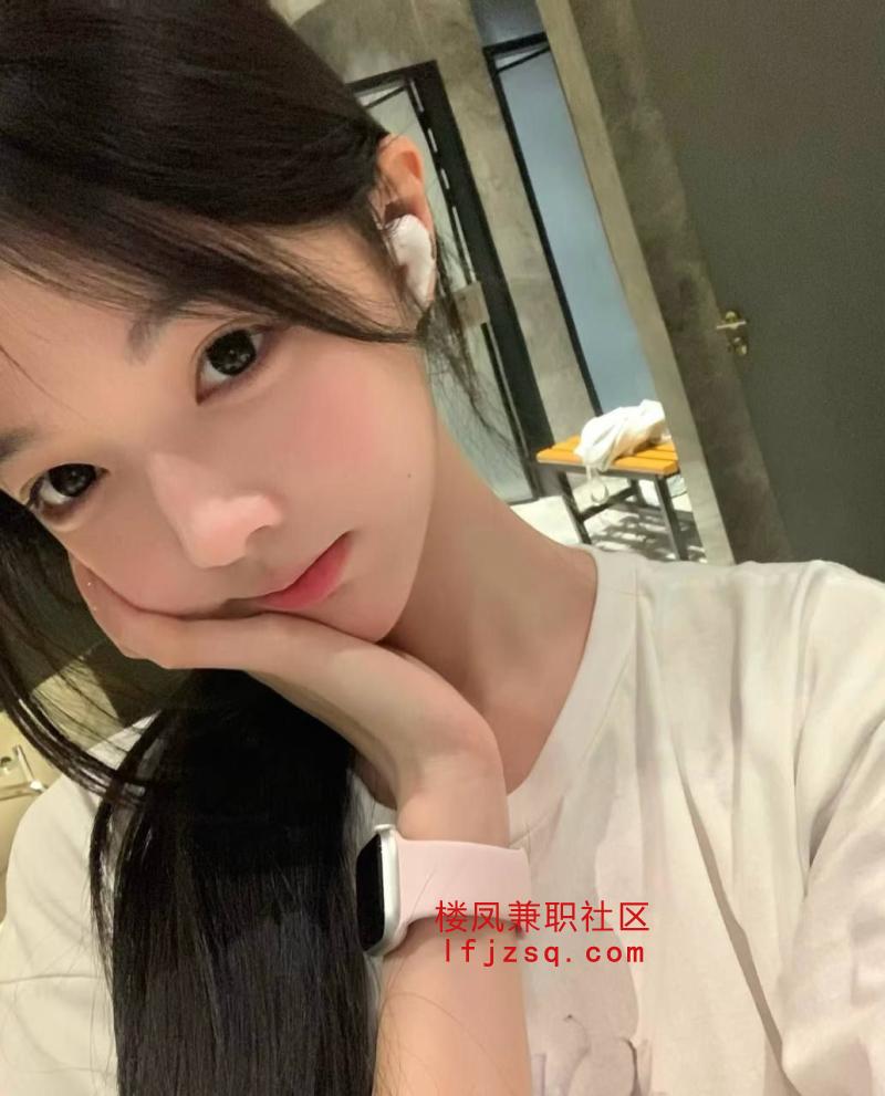 郑州大胸服务温柔嫩妹