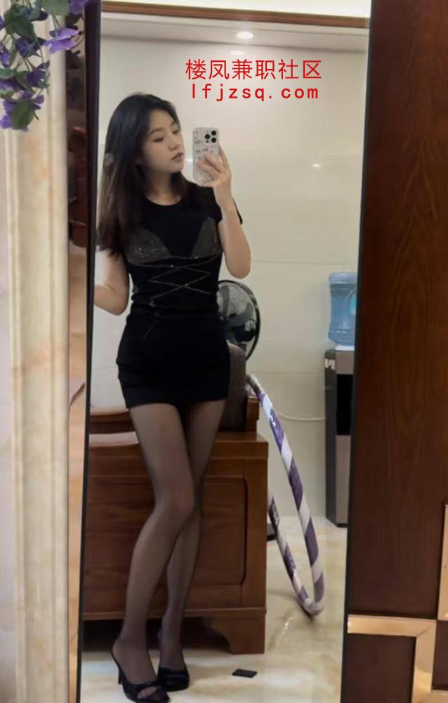 高挑妖艳妹子风骚有韵味