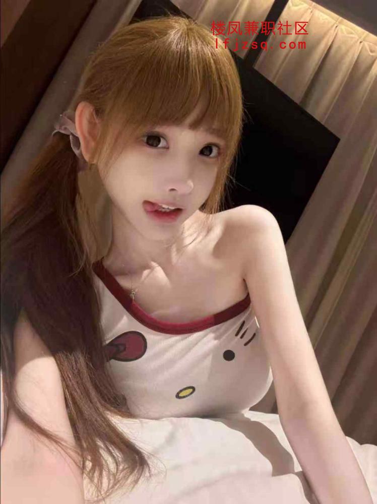 黑丝制服风骚御姐