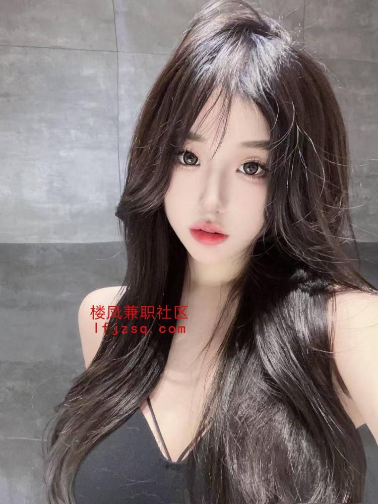 天然大胸能吸会夹的小妹