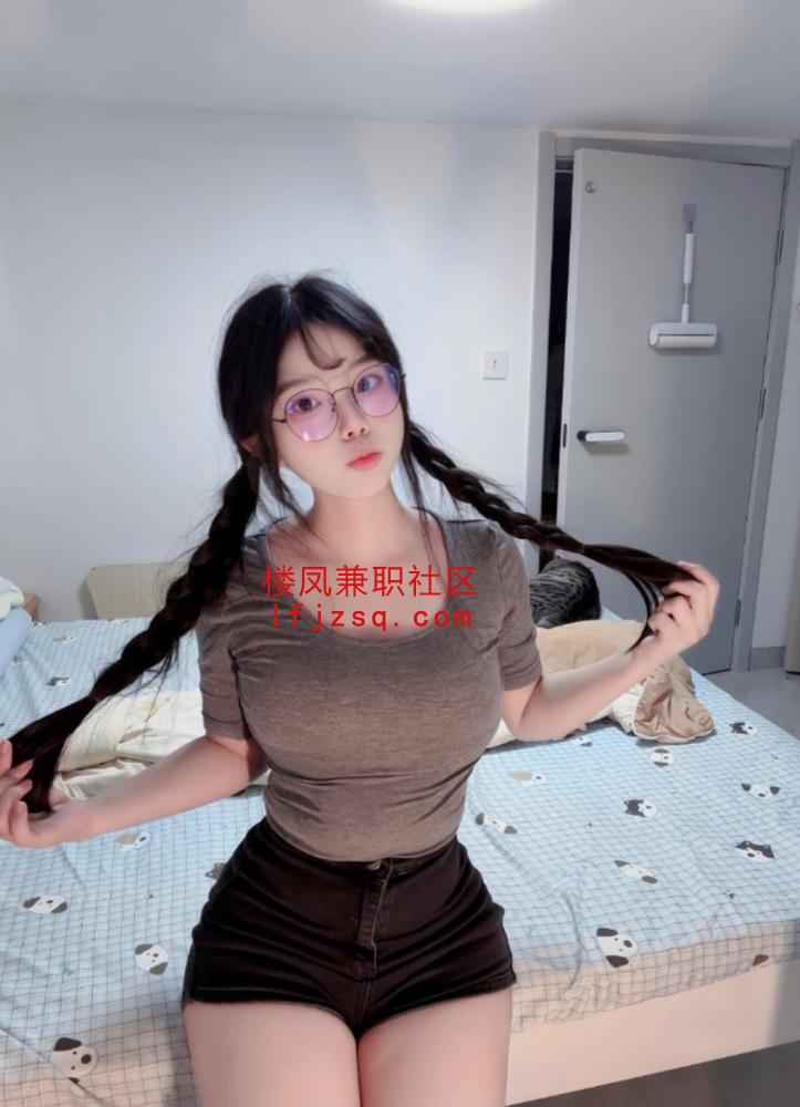 东莞丰满外纯内骚的小奶妹服务态度非常好，不催时间还主动搂脖舌吻 爱了爱了