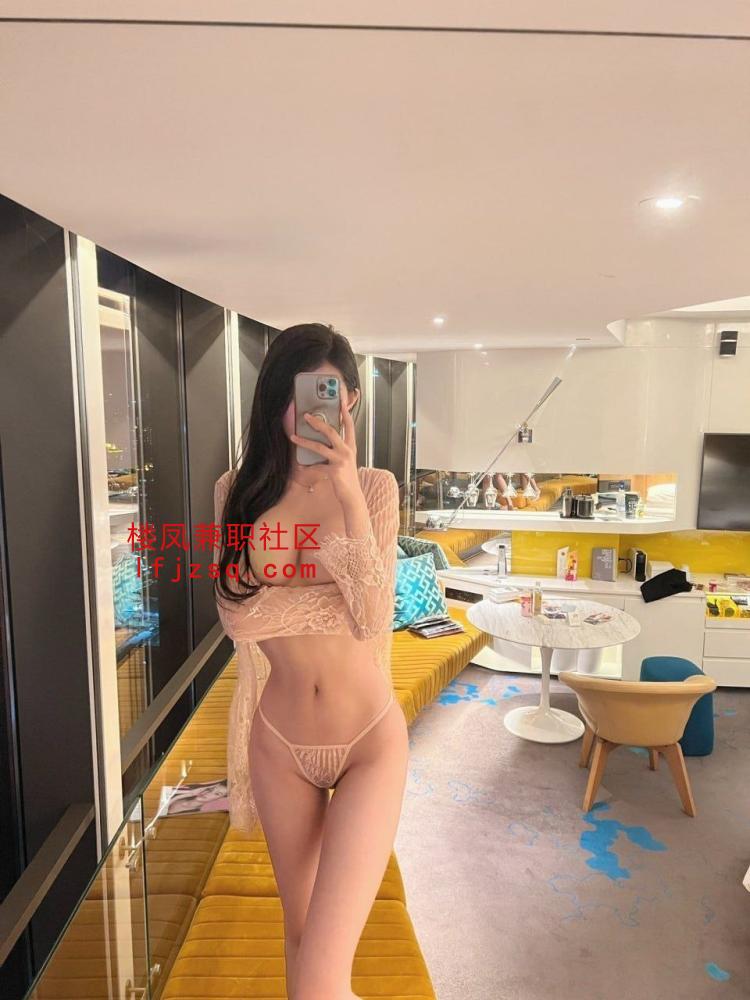 佛山粉嫩巨乳妹妹角色扮演小娇妻被操到直喊老公！太刺激了！
