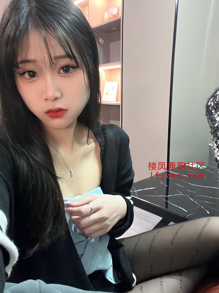 粉嫩青春少女 绝美多汁蝴蝶 可肆意调教