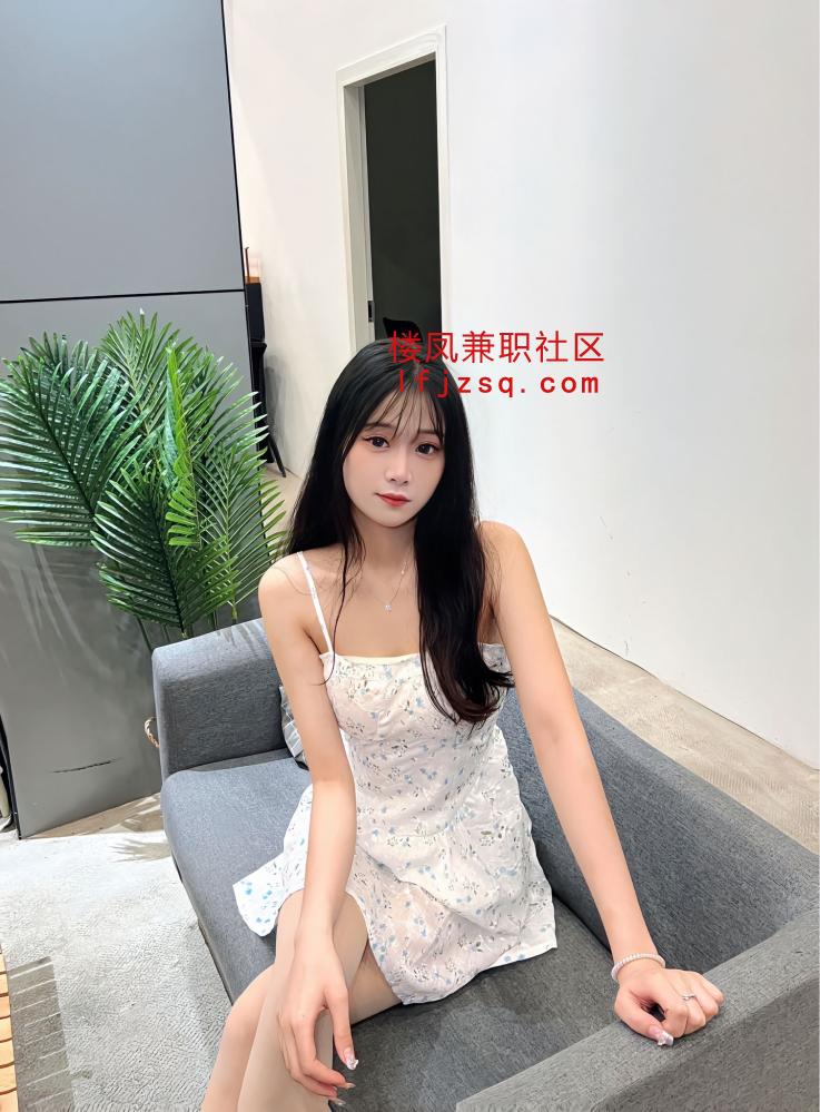 粉嫩青春少女 绝美多汁蝴蝶 可肆意调教