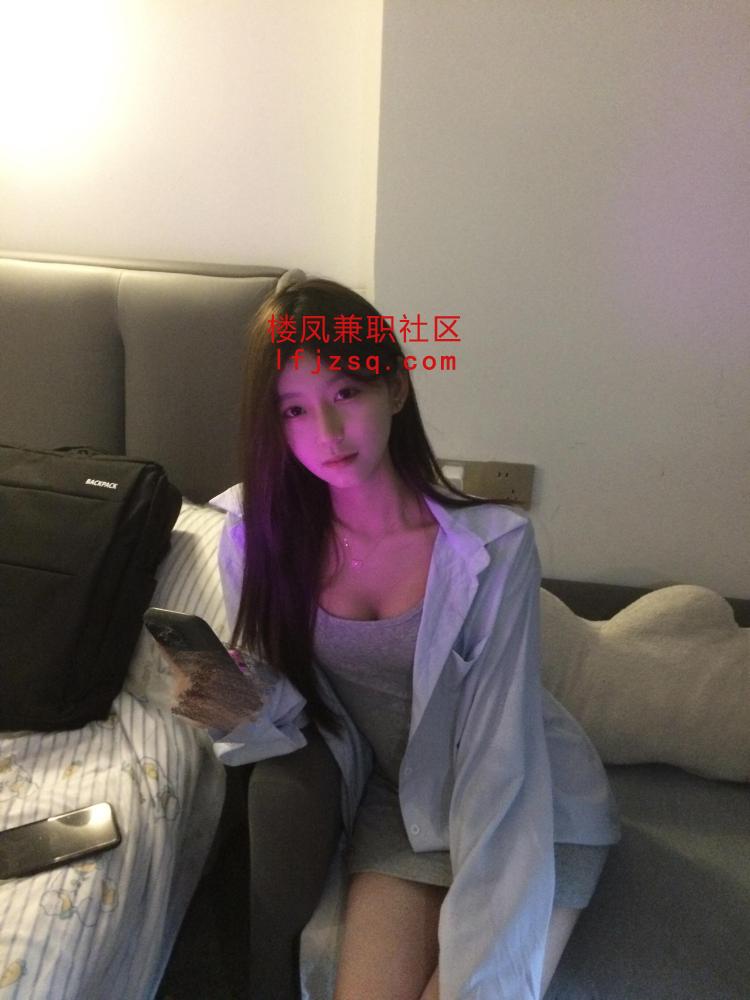 骚逼包裹感很强被吸着的感觉粉红色乳头