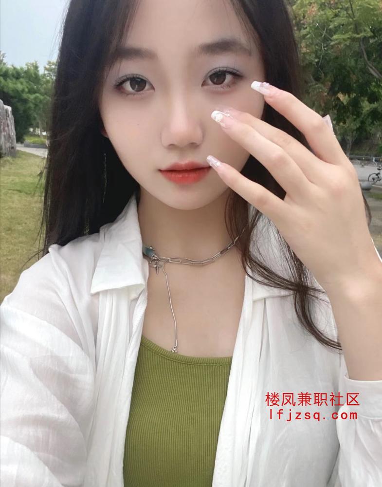 粉嫩白虎一线天学妹