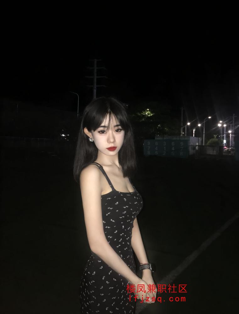 颜值嫩妹小逼粉粉很干净忍不住69又滑又紧