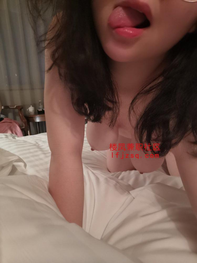 眉山白虎翘臀黑丝女神