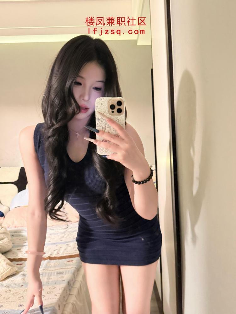 反差女友胸大腿长听指挥