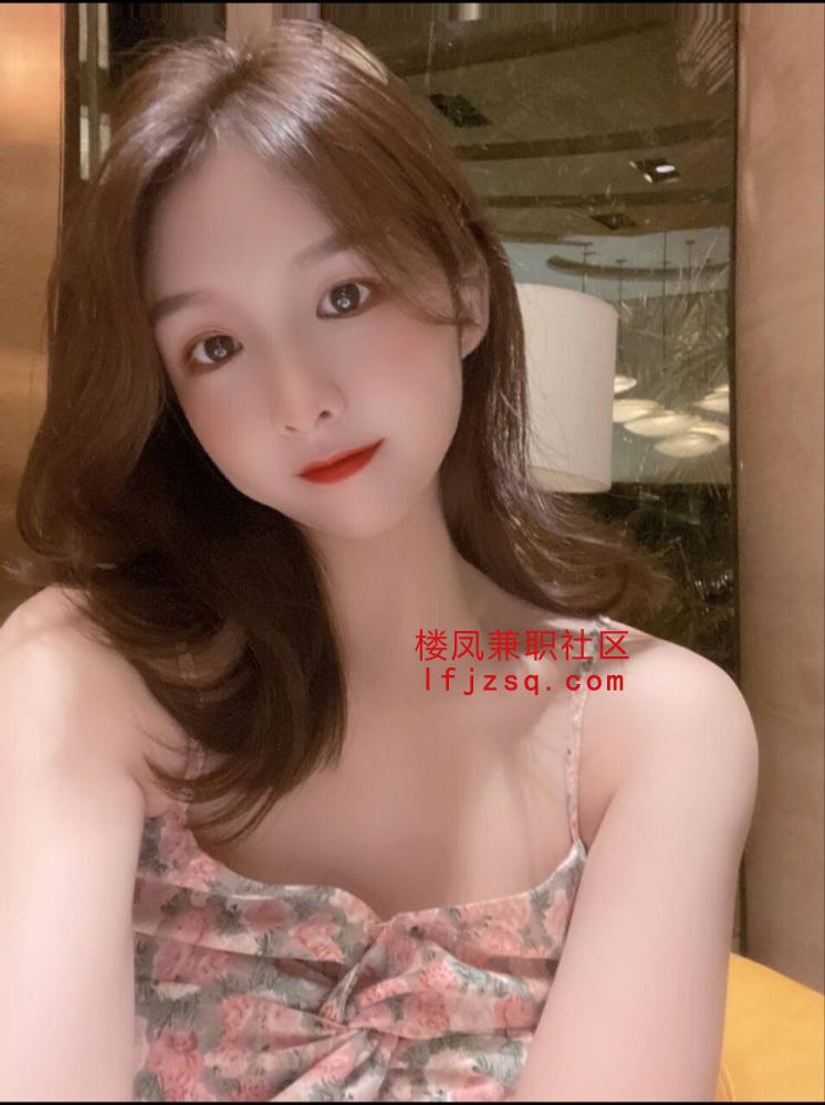 济南实战很骚的眼镜妹胸大SPA