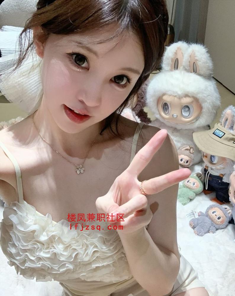 保定小妹粉嫩骚穴淫水拉丝