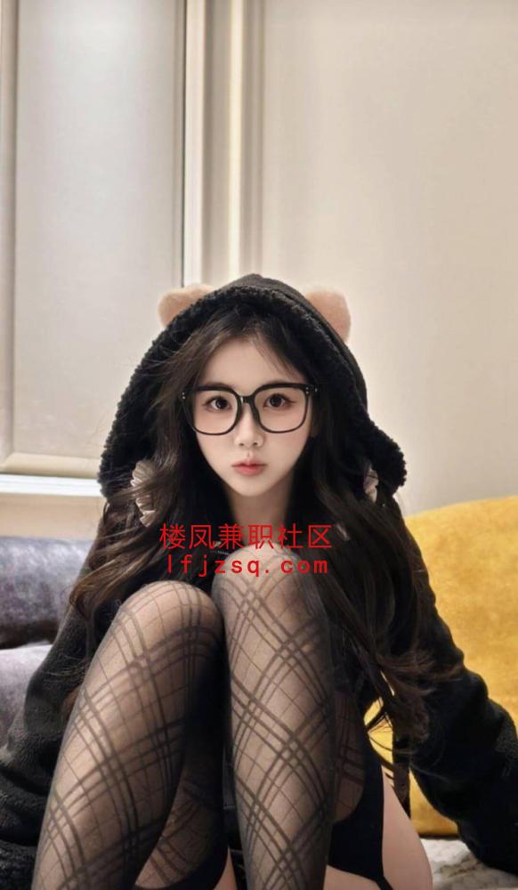 石河子浑身冷白皮  皮肤丝丝滑滑的嫩妹