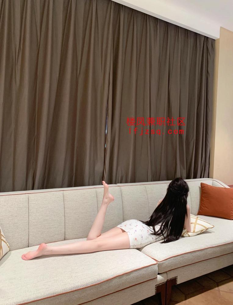 上城兼职极致诱惑嫩鲍紧致多汁小软妹