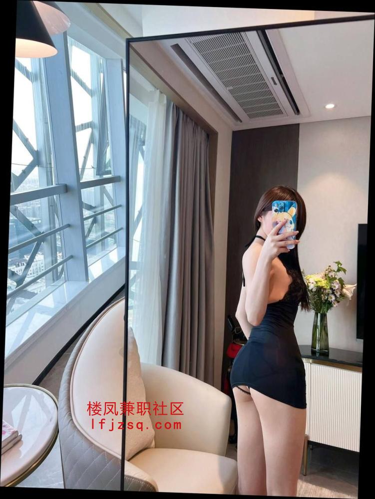深圳翘臀兼职秘书小穴紧致会夹