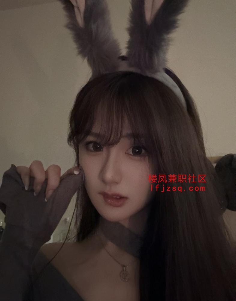 性感大胸翘臀熟女