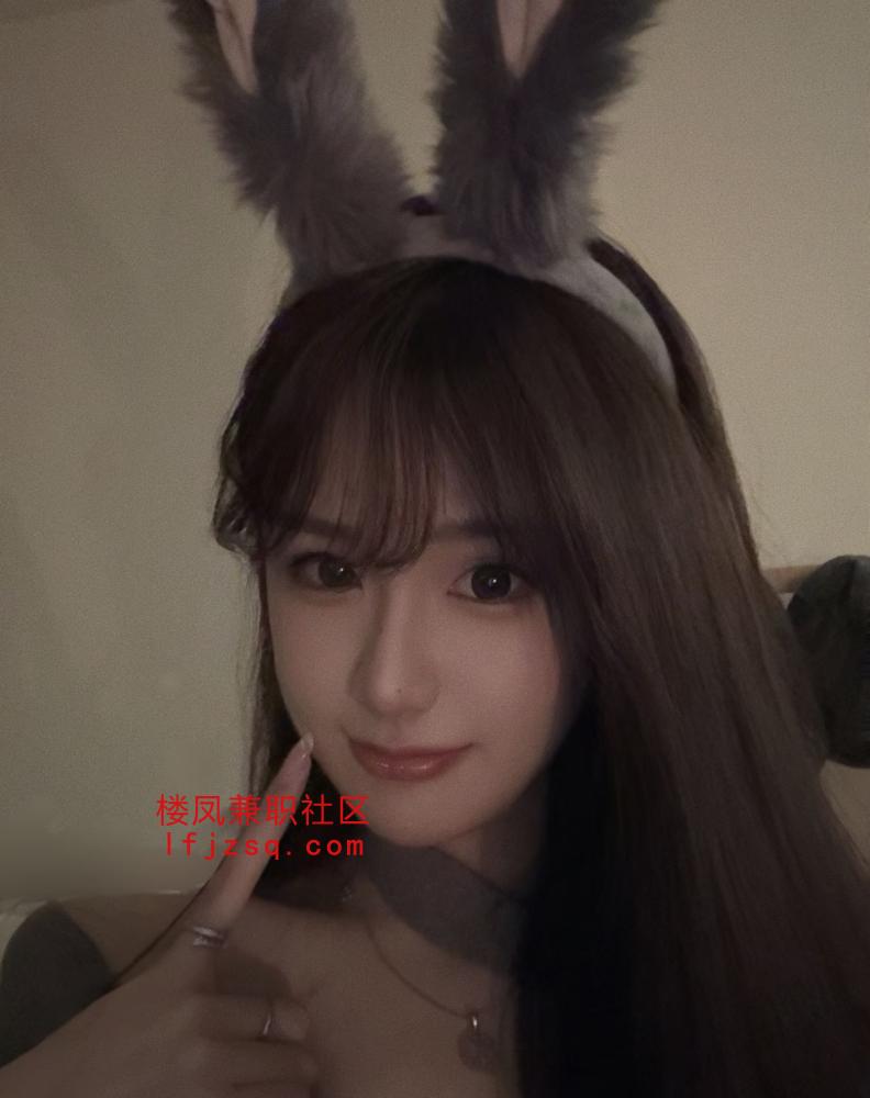 性感大胸翘臀熟女
