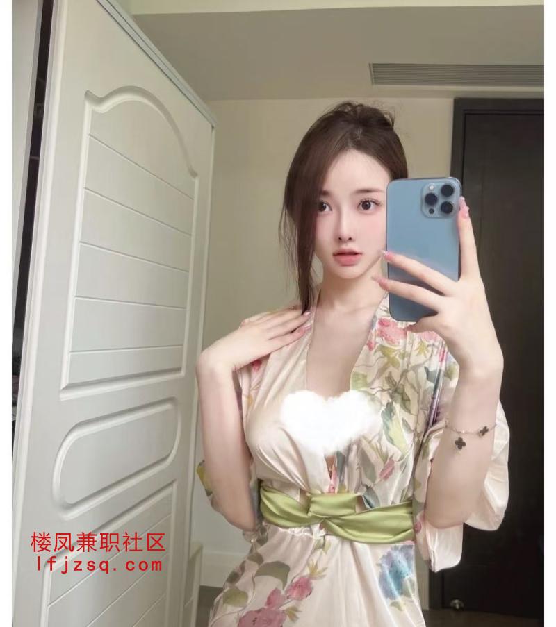温润的小穴，娇俏的皮肤很白嫩