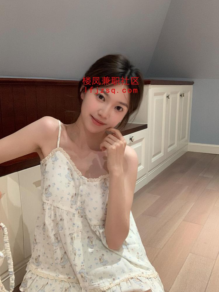 很骚的一个妹子，口的好 水很多