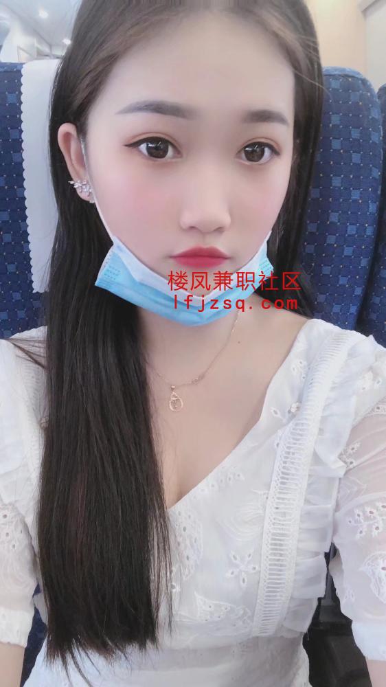 粉粉嫩嫩的白虎小妹