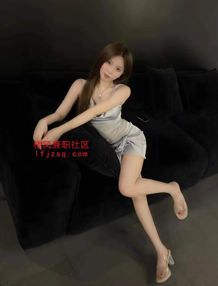 佛山床上尤物蜜桃臀大胸妹子