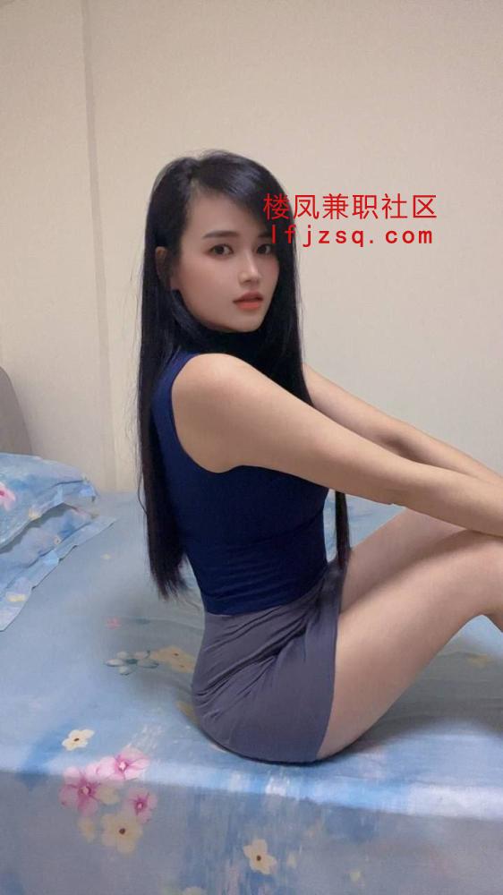 乌鲁木齐黑丝苗条身材小淫妹耐操会叫床