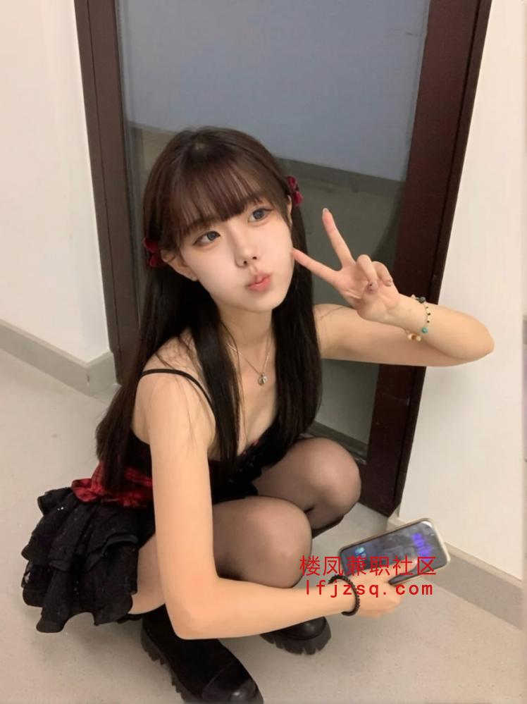 温州小妹粉嫩多汁前凸后翘