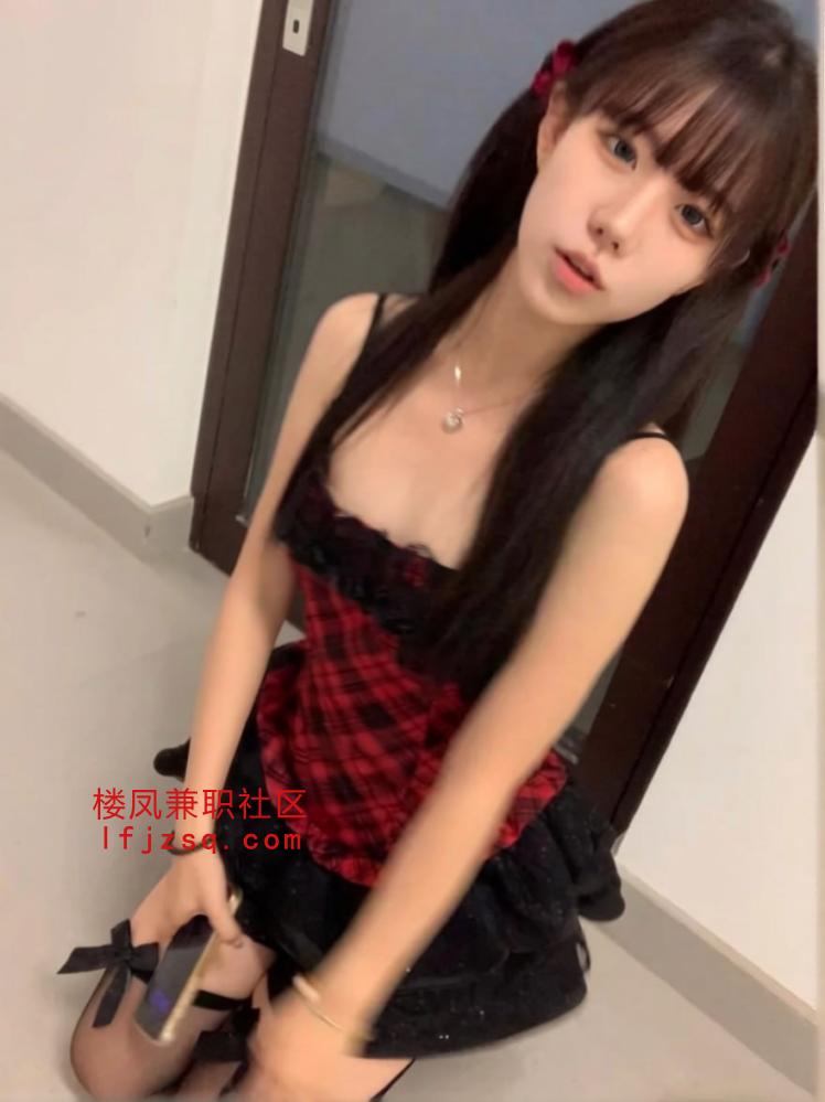 温州小妹粉嫩多汁前凸后翘