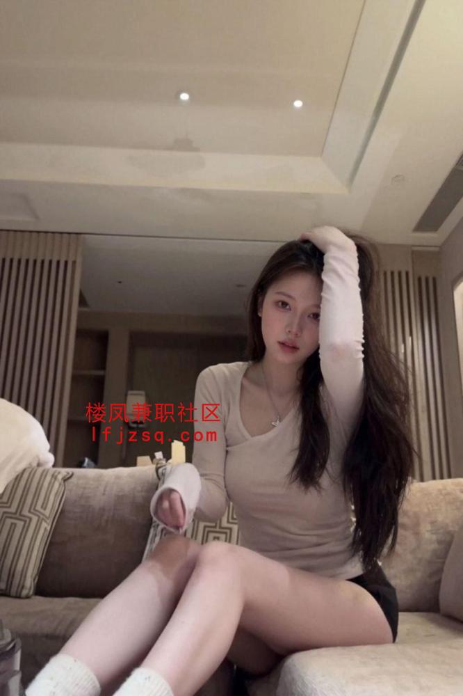 泰安蜜桃臀爱健身的人妻