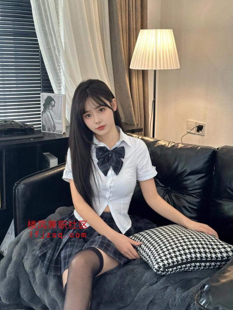 天津高颜值纯欲小姐姐jk丝袜制服火爆诱人