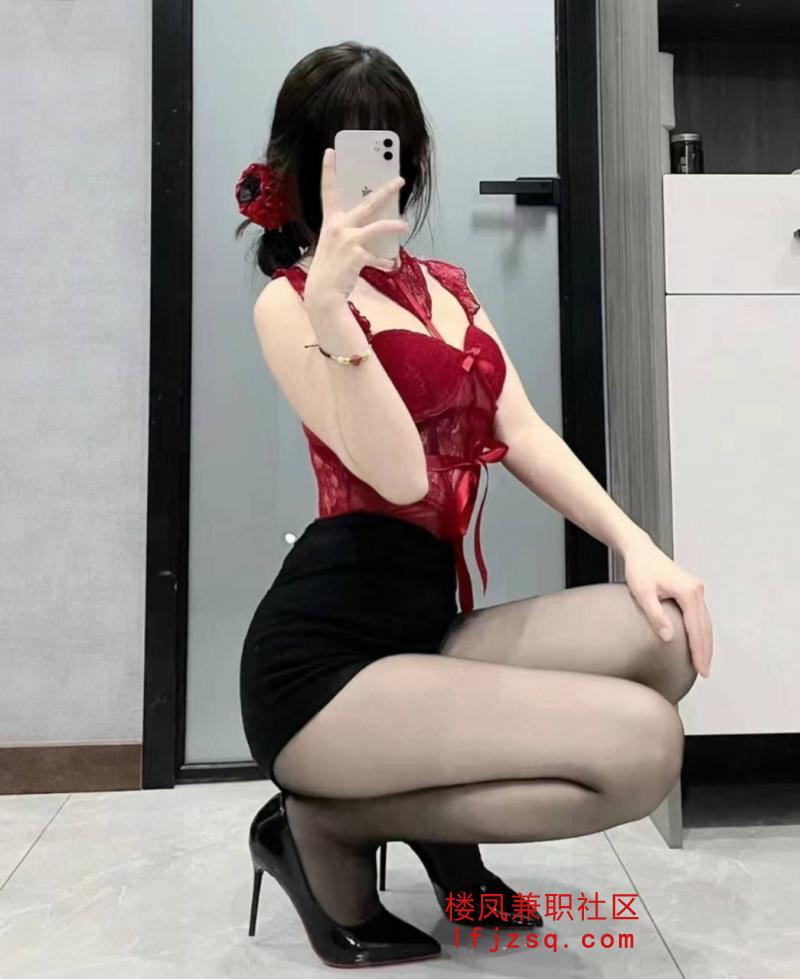 常熟兼职学妹黑丝长腿极度诱惑