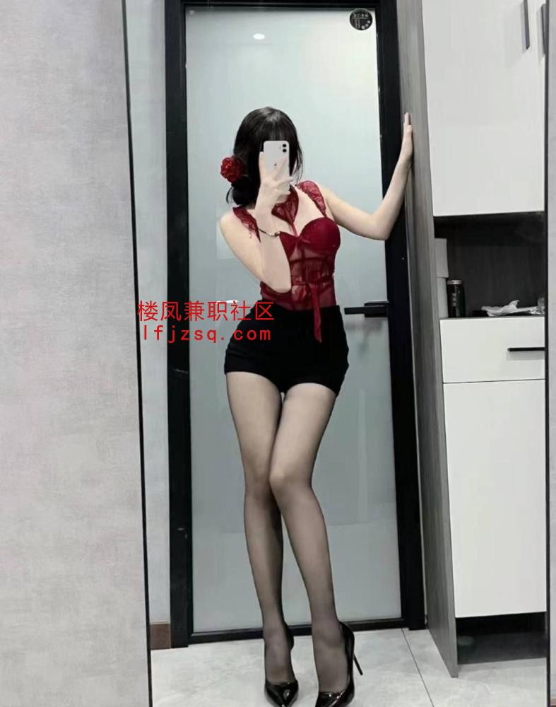 常熟兼职学妹黑丝长腿极度诱惑