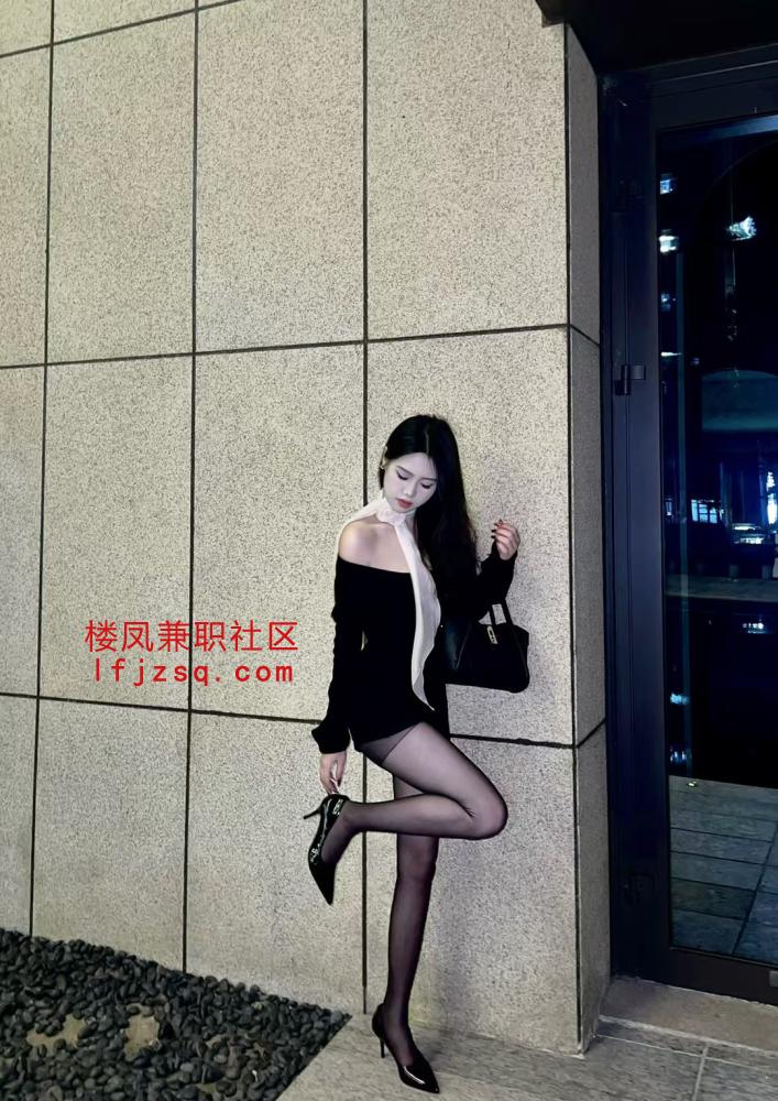 高颜大胸御姐长腿黑丝
