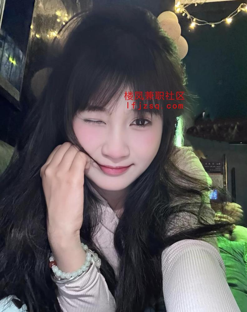 大胸水多很紧身材好的大学生妹妹