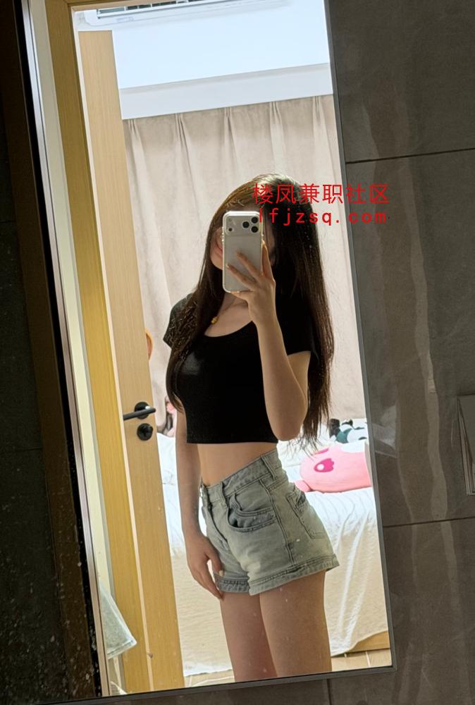 重庆个人公寓上课的大学生
