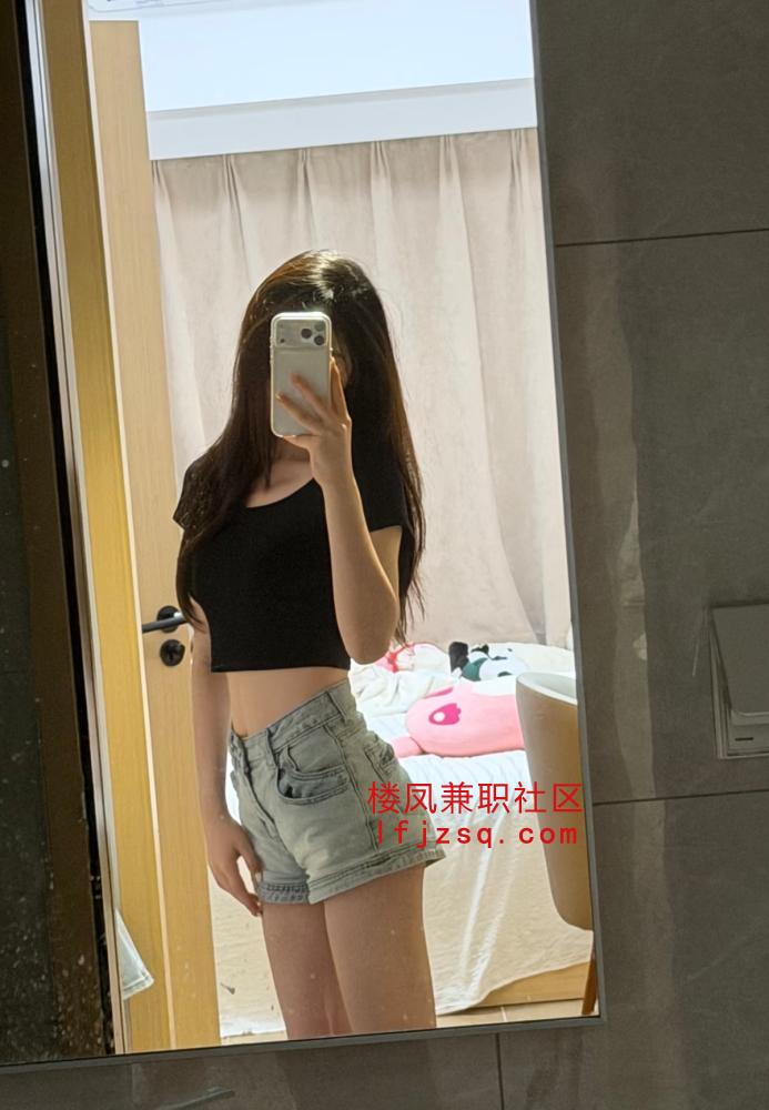 重庆个人公寓上课的大学生
