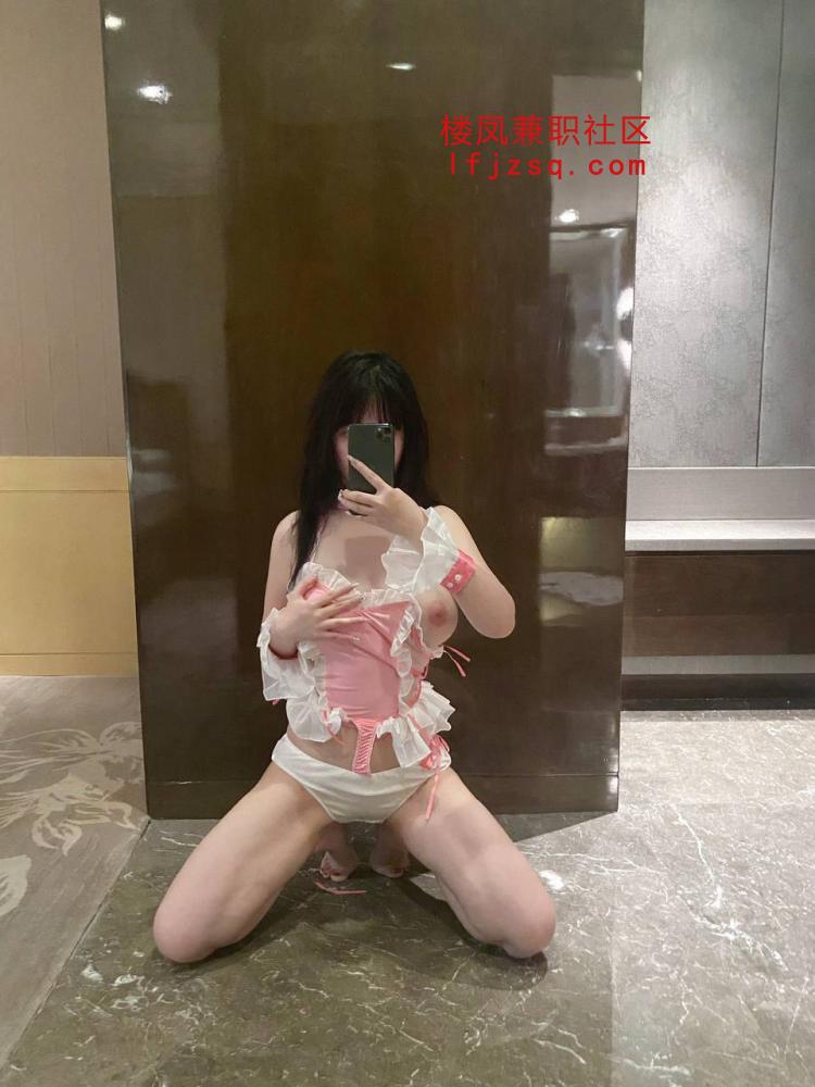 常熟极品00后兼职刚下海学生妹