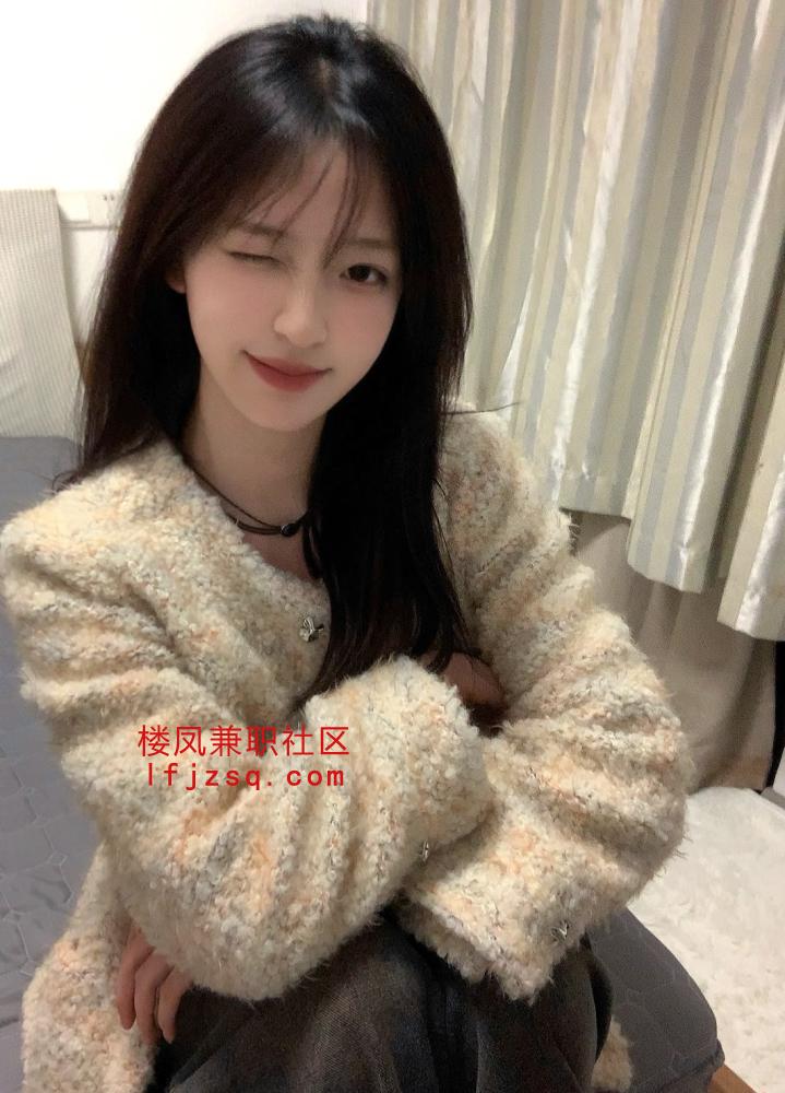 蜜桃臀骚妹妹